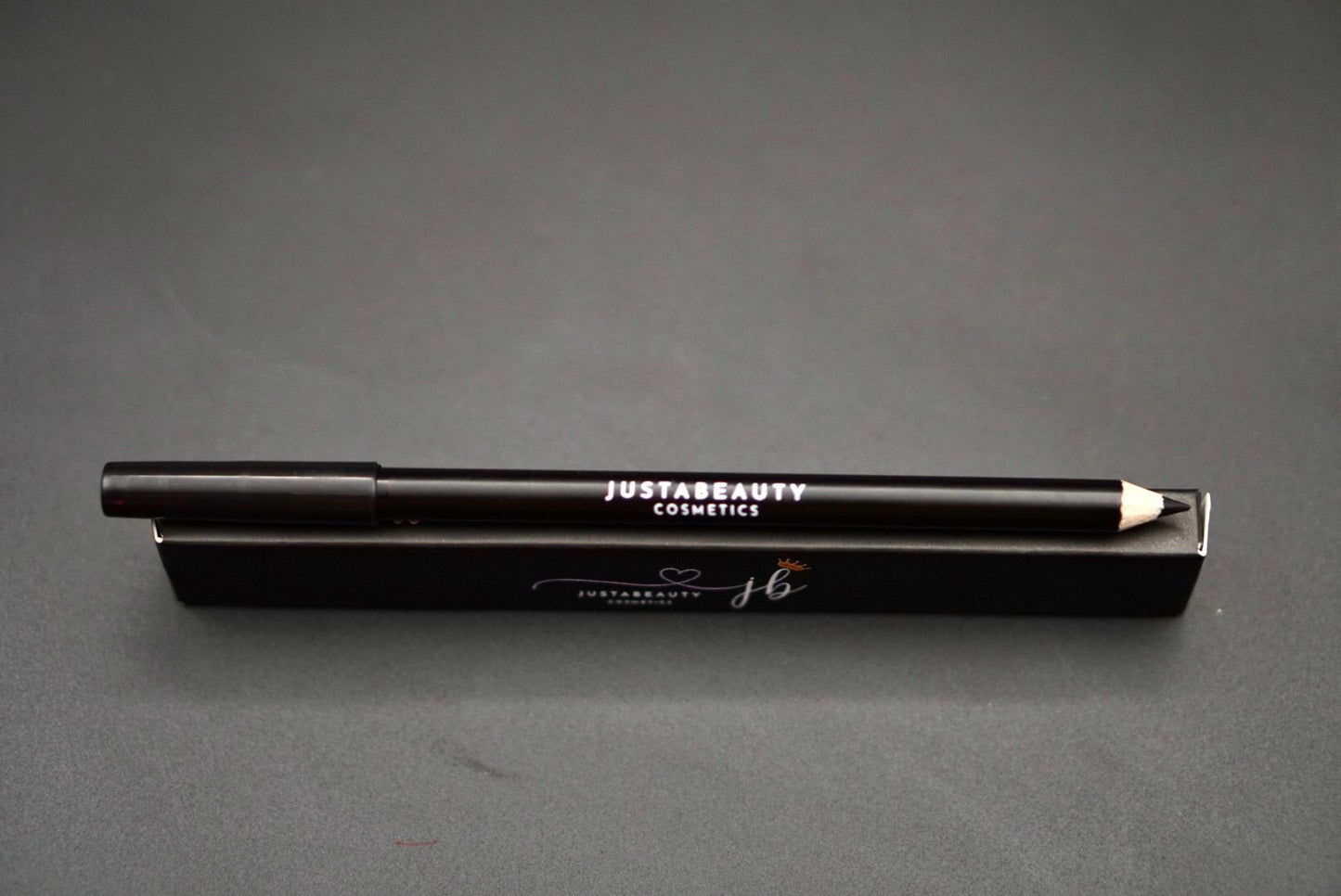 Beyond limits Lip Liner